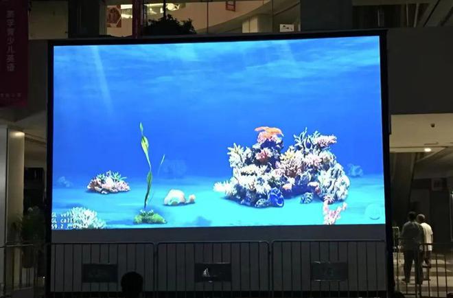 如今二手才几百块流明度高达15000凯时尊龙最新网站当年20万元的投影仪(图2)