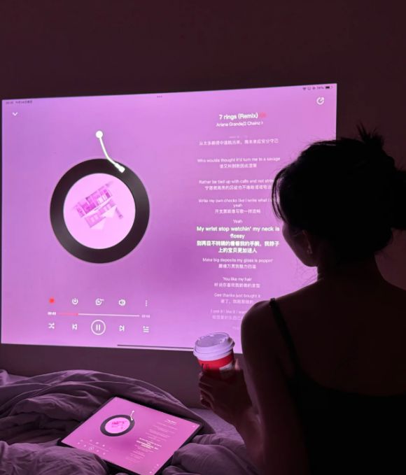 家用大眼橙C2 Air高亮版让快乐加倍凯时尊龙2025家用投影仪推荐：五一宅(图6)